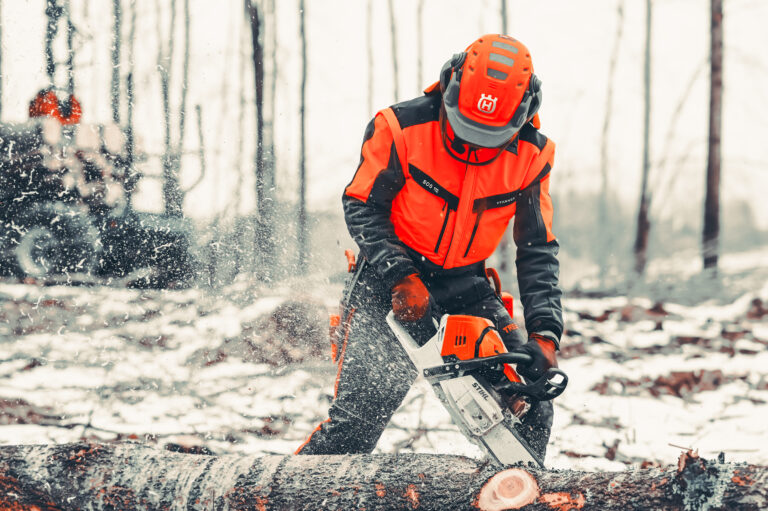 Huvudbild för skogstjänster i Västnyland: Timberman.